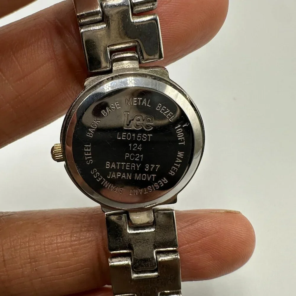 3/$30 Lee Watch Women Silver Tone White Dial 22MM Round Face New Battery 7.5